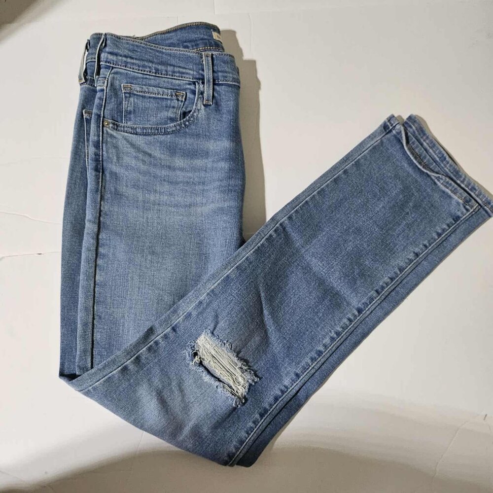 Levi’s 724 High Rise Straight Jeans – Light Wash – Size 28